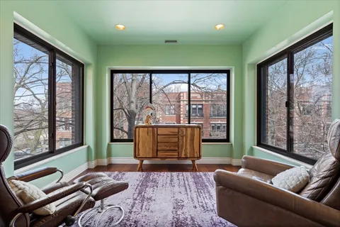 $799,000 | 929 West Ainslie Street, Unit 3, Chicago, IL 60640