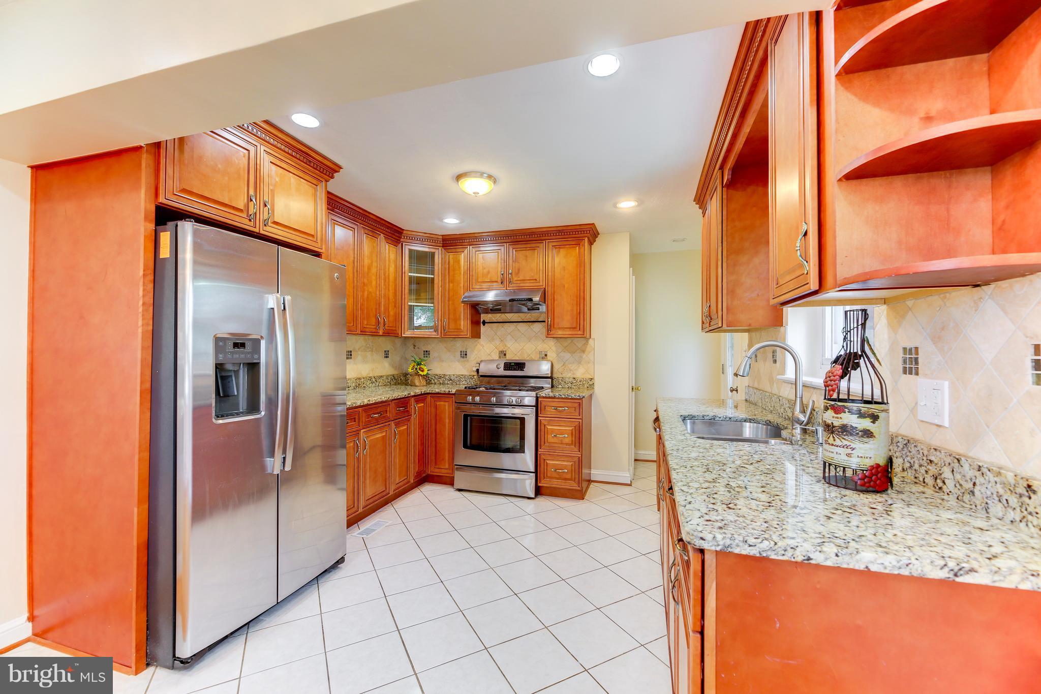 5818 Amherst Avenue Springfield, VA 22150 - Photo 3 of 30 Kitchen