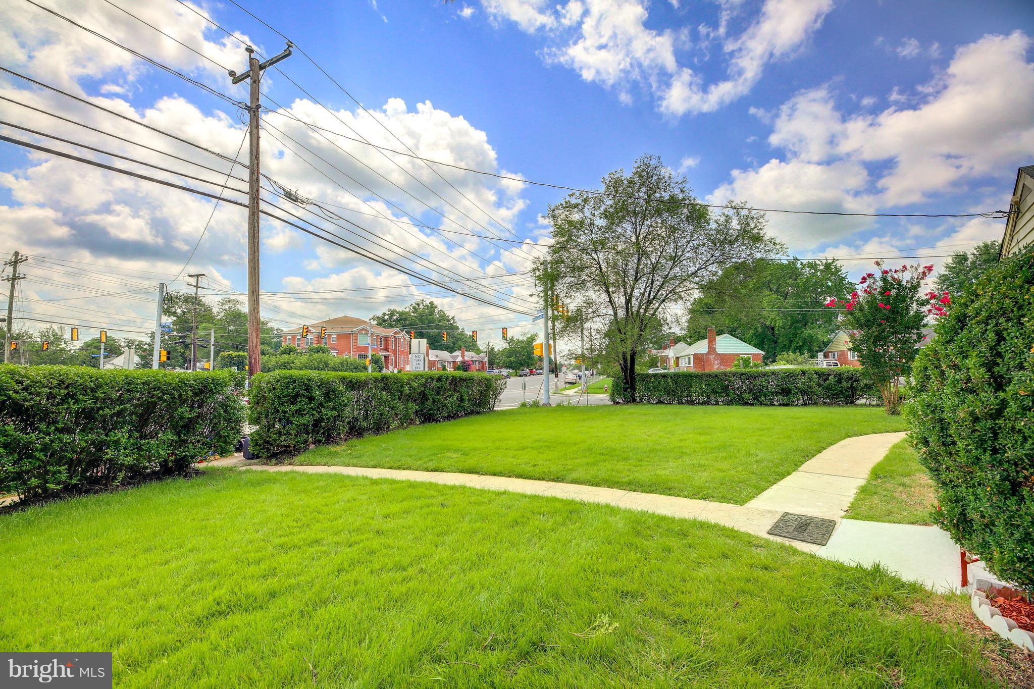 5818 Amherst Avenue Springfield, VA 22150 - Photo 26 of 30 Beautiful Landscaped front yard