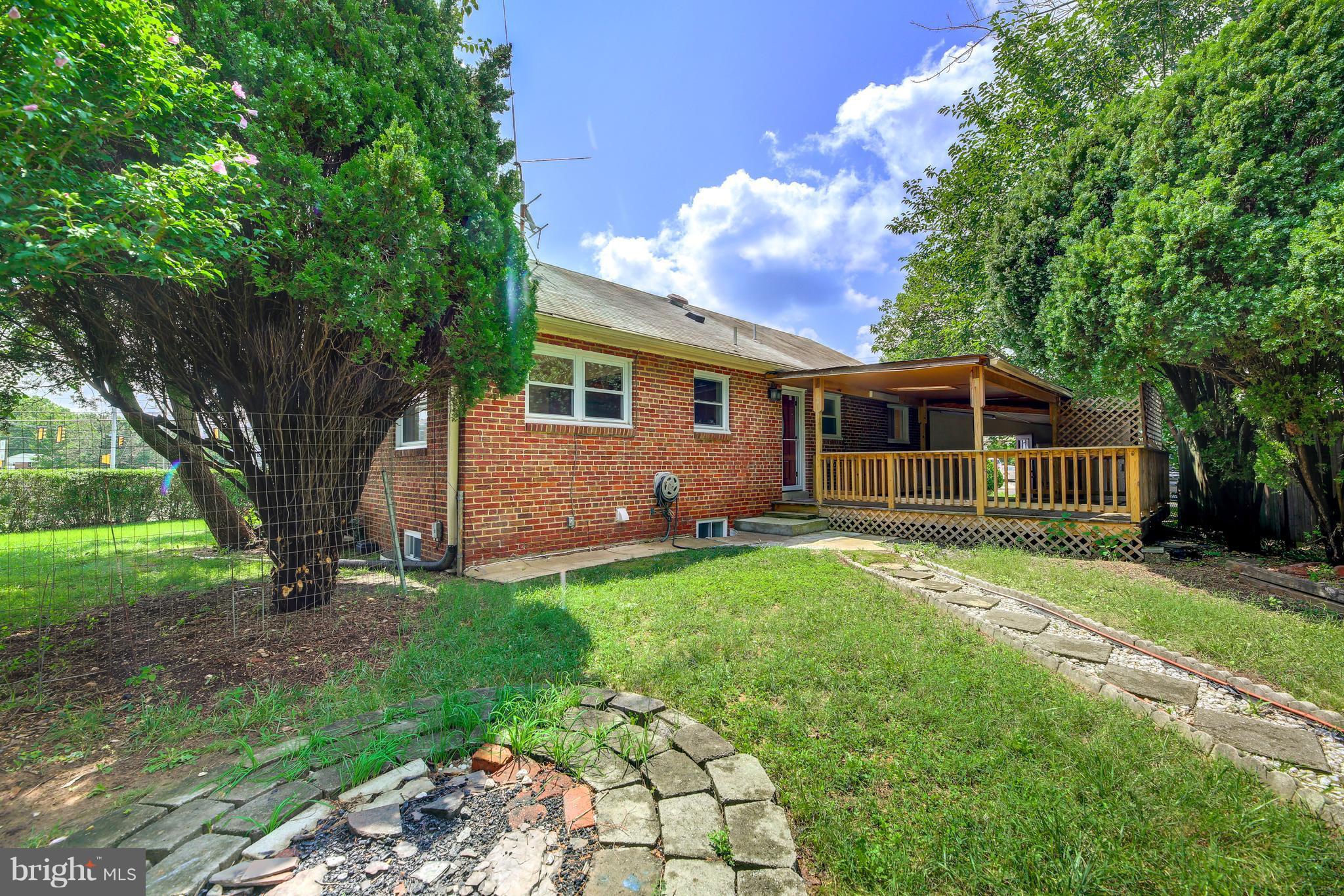 5818 Amherst Avenue Springfield, VA 22150 - Photo 29 of 30 Huge backyard