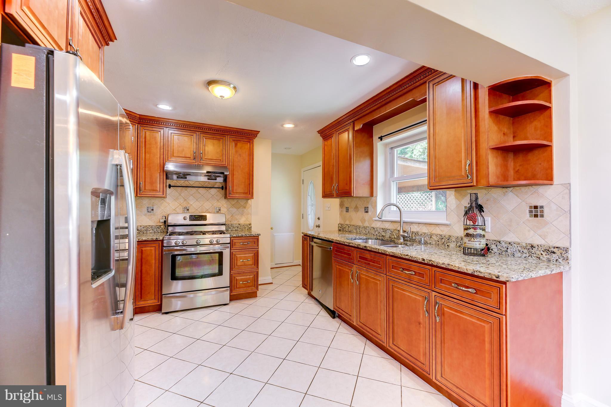 5818 Amherst Avenue Springfield, VA 22150 - Photo 4 of 30 Kitchen
