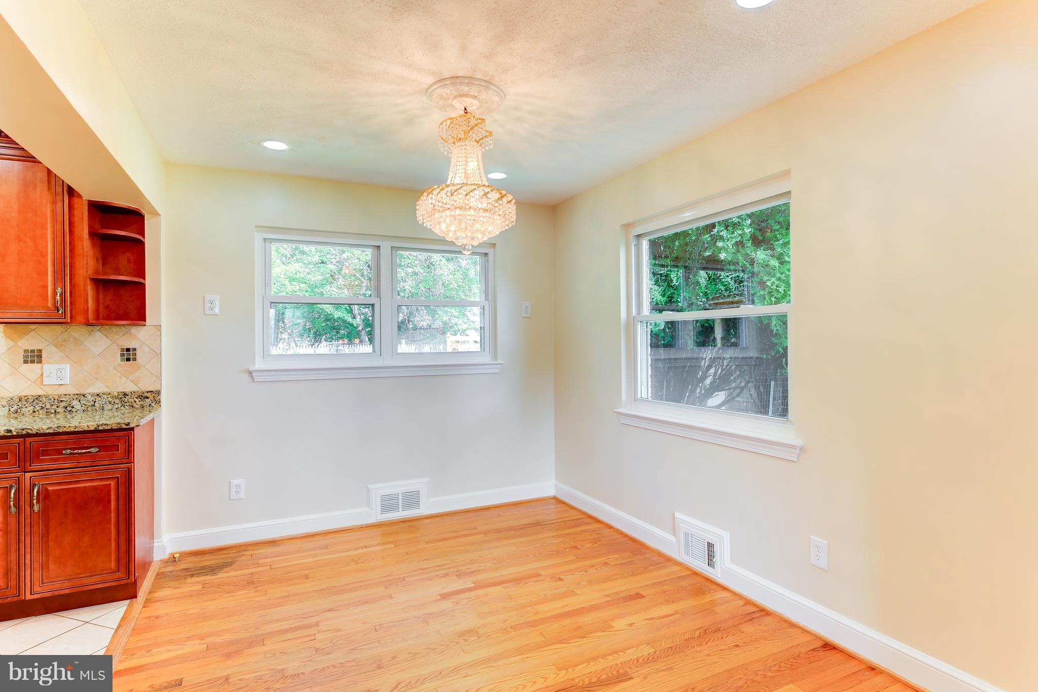 5818 Amherst Avenue Springfield, VA 22150 - Photo 6 of 30 Dining Room