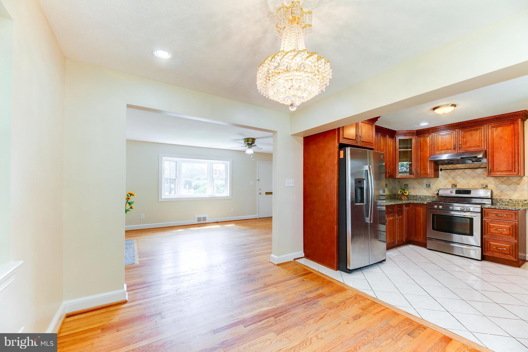 5818 Amherst Avenue Springfield, VA 22150 - Photo 8 of 30 Dining Room