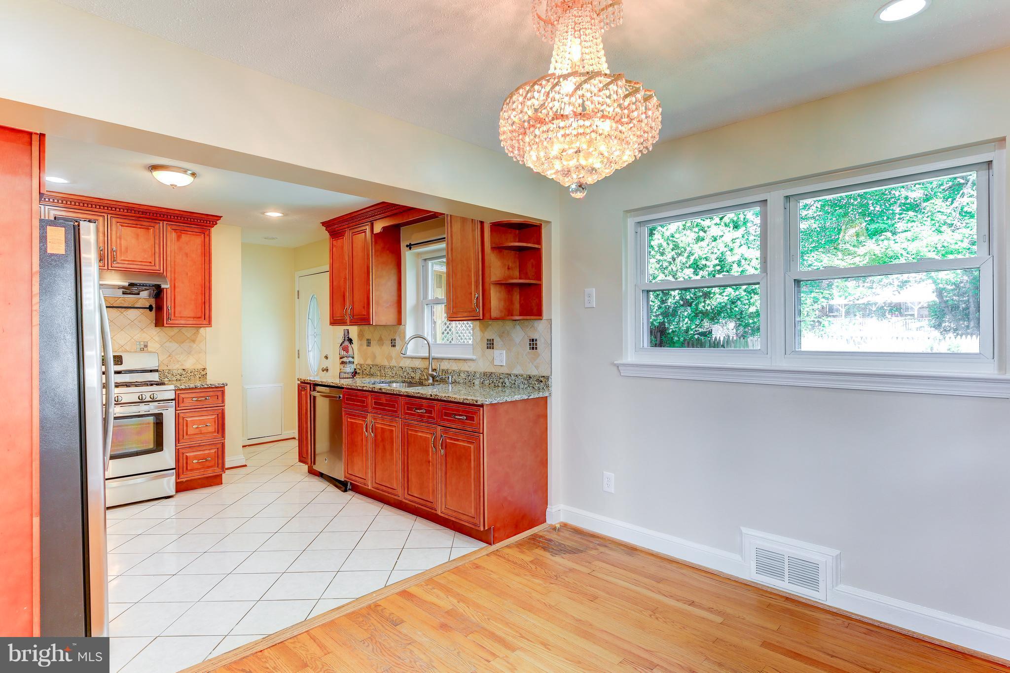 5818 Amherst Avenue Springfield, VA 22150 - Photo 9 of 30 Dining Room