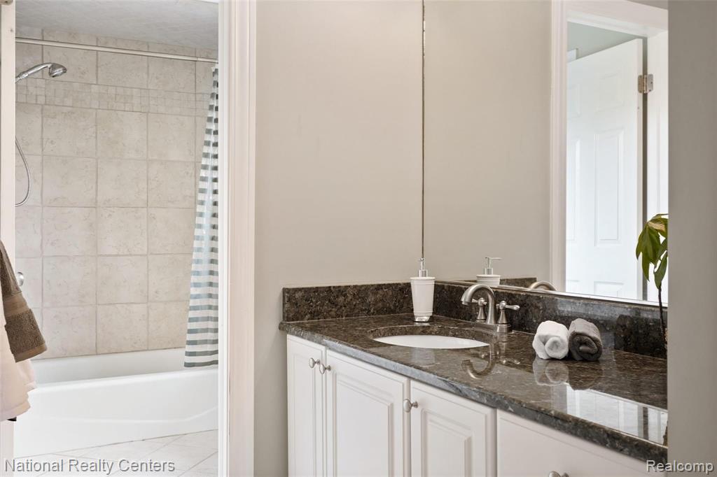 801 Peach Tree Lane Rochester Hills, MI 48306 - Photo 33 of 54