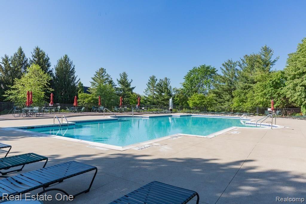 1845 Cloverdale Drive Rochester, MI 48307 - Photo 59 of 61 Stoney Creek MLS-W106.jpg