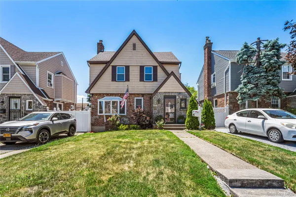 $1,188,888 | 166-48 24th Road | Clearview