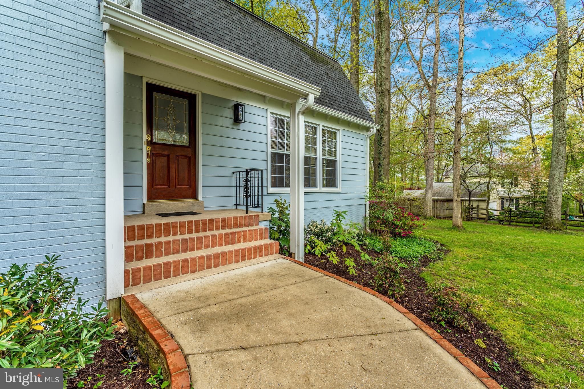13104 Brandon Way Road Gaithersburg, MD 20878 - Photo 2 of 39