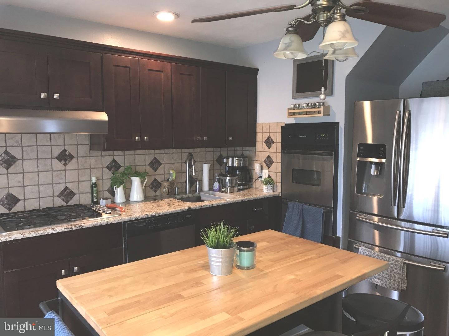2829 Nightingale Road Philadelphia, PA 19154 - Photo 5 of 22 Kitchen