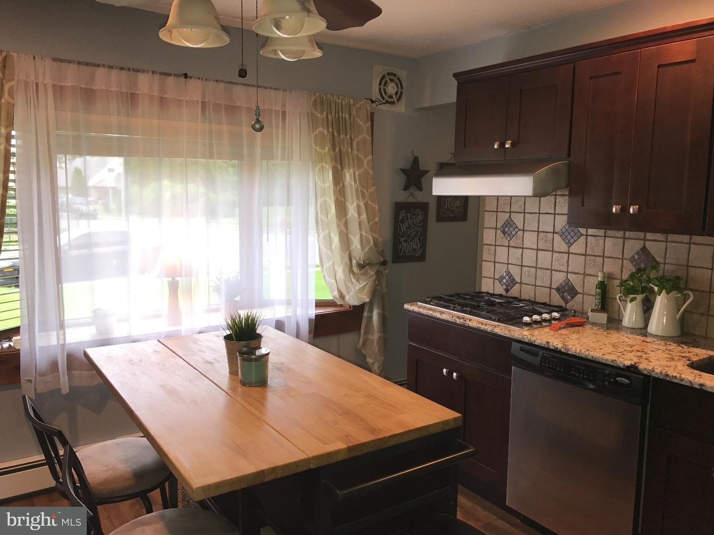2829 Nightingale Road Philadelphia, PA 19154 - Photo 7 of 22 Kitchen