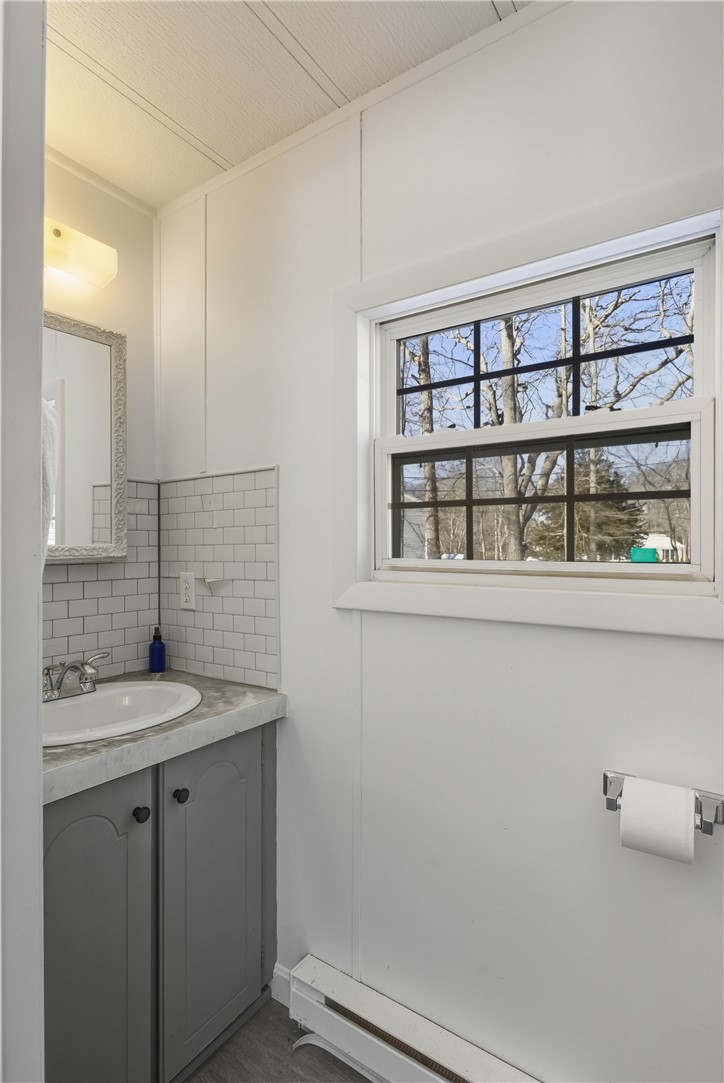 502 Forest Road Middletown, RI 02842 - Photo 21 of 31 Gallery Image 21