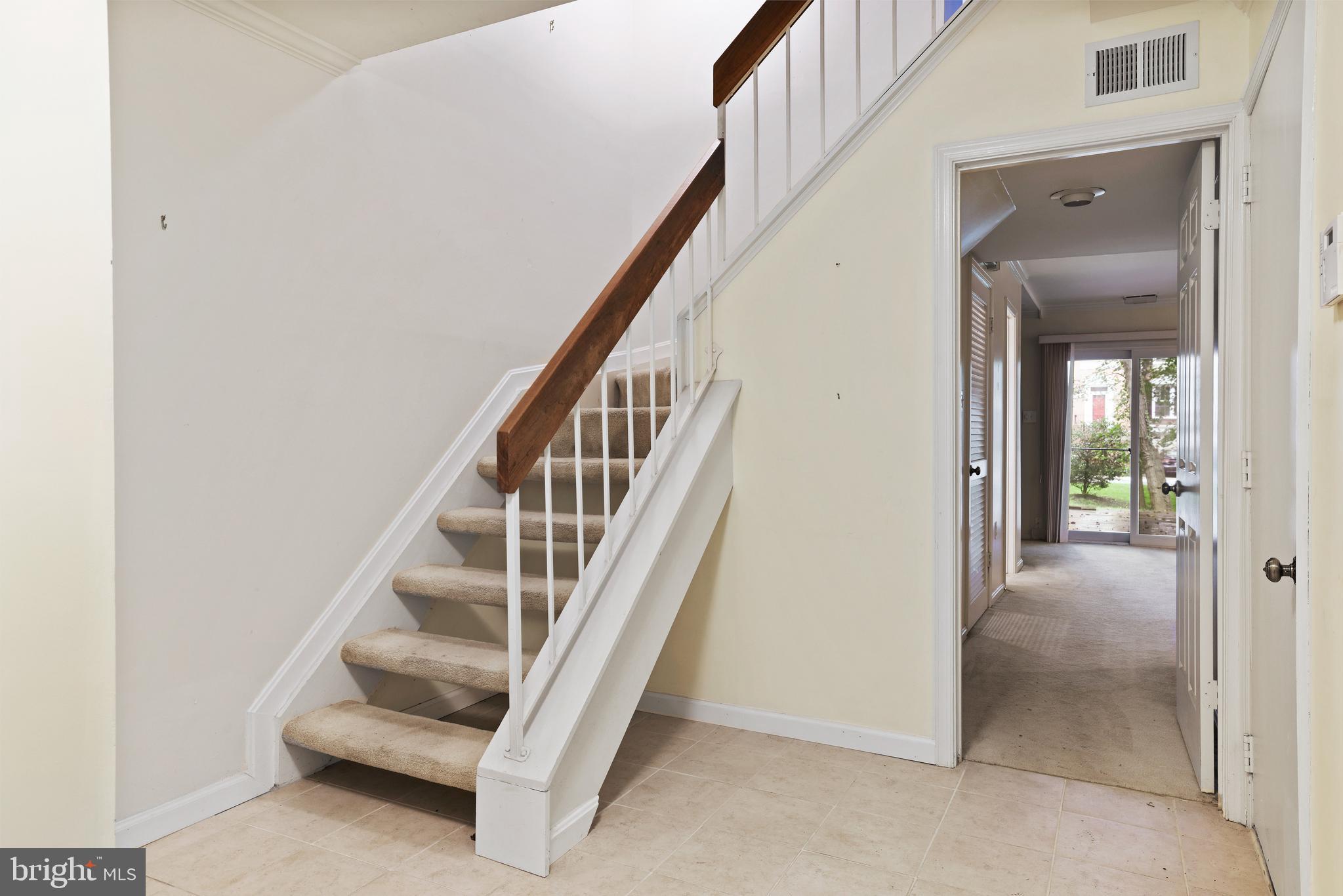 10929 Pebble Run Drive Silver Spring, MD 20902 - Photo 2 of 32 Gallery Image 2