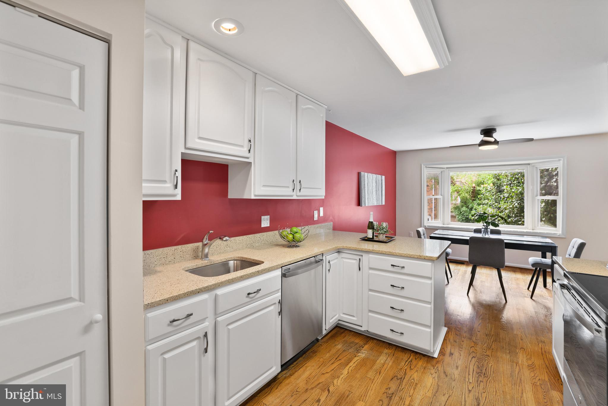 10929 Pebble Run Drive Silver Spring, MD 20902 - Photo 11 of 32 Gallery Image 11