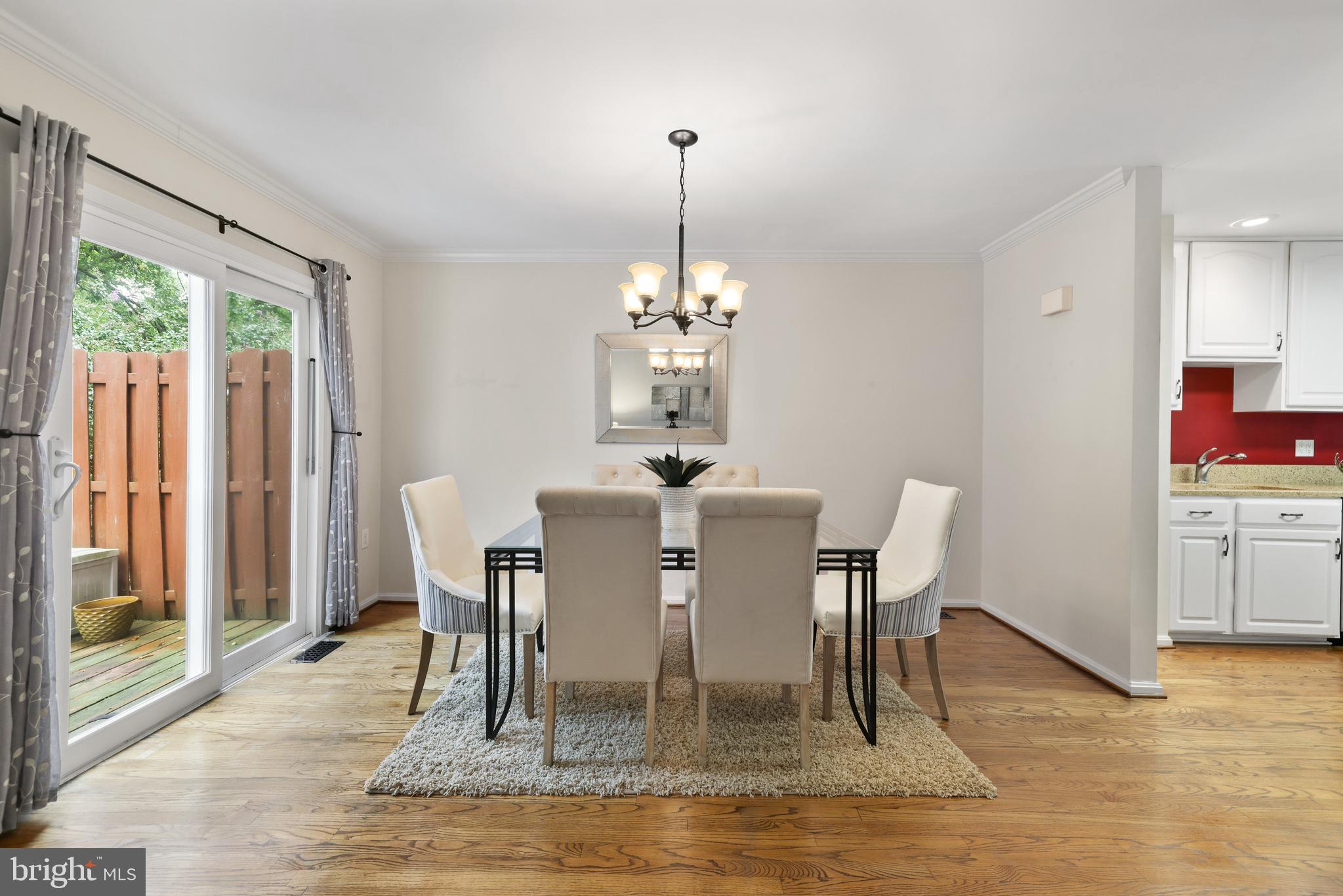 10929 Pebble Run Drive Silver Spring, MD 20902 - Photo 5 of 32 Gallery Image 5