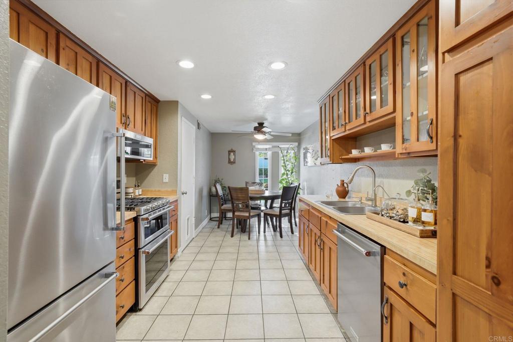 2553 Granada Circle Spring Valley, CA 91977 - Photo 8 of 27