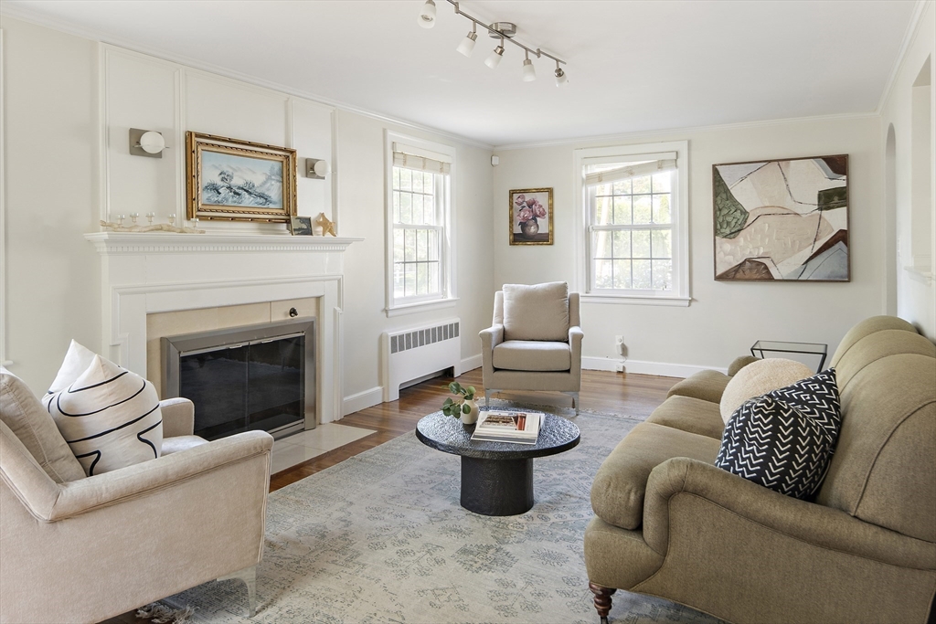 158 Oak Street Needham, MA 02492 - Photo 2 of 33