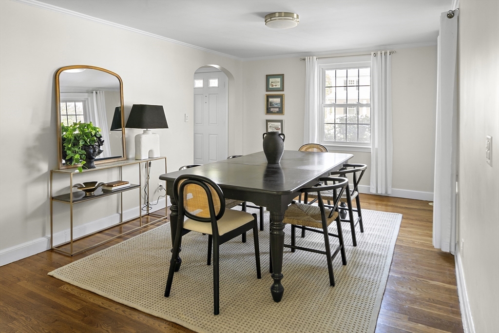 158 Oak Street Needham, MA 02492 - Photo 6 of 33