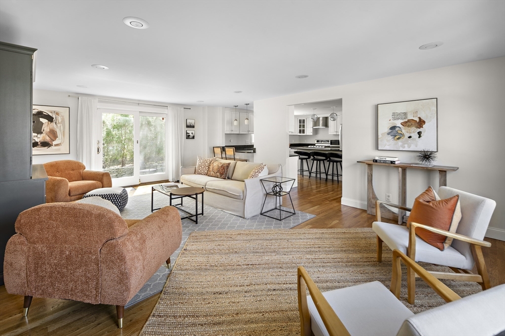 158 Oak Street Needham, MA 02492 - Photo 9 of 33