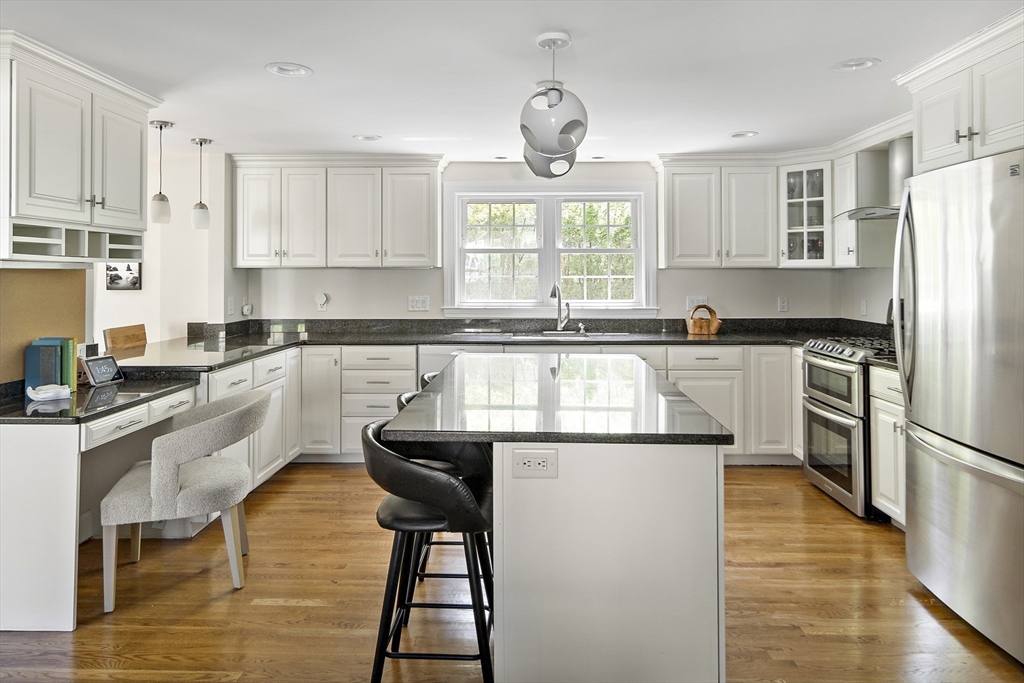 158 Oak Street Needham, MA 02492 - Photo 10 of 33