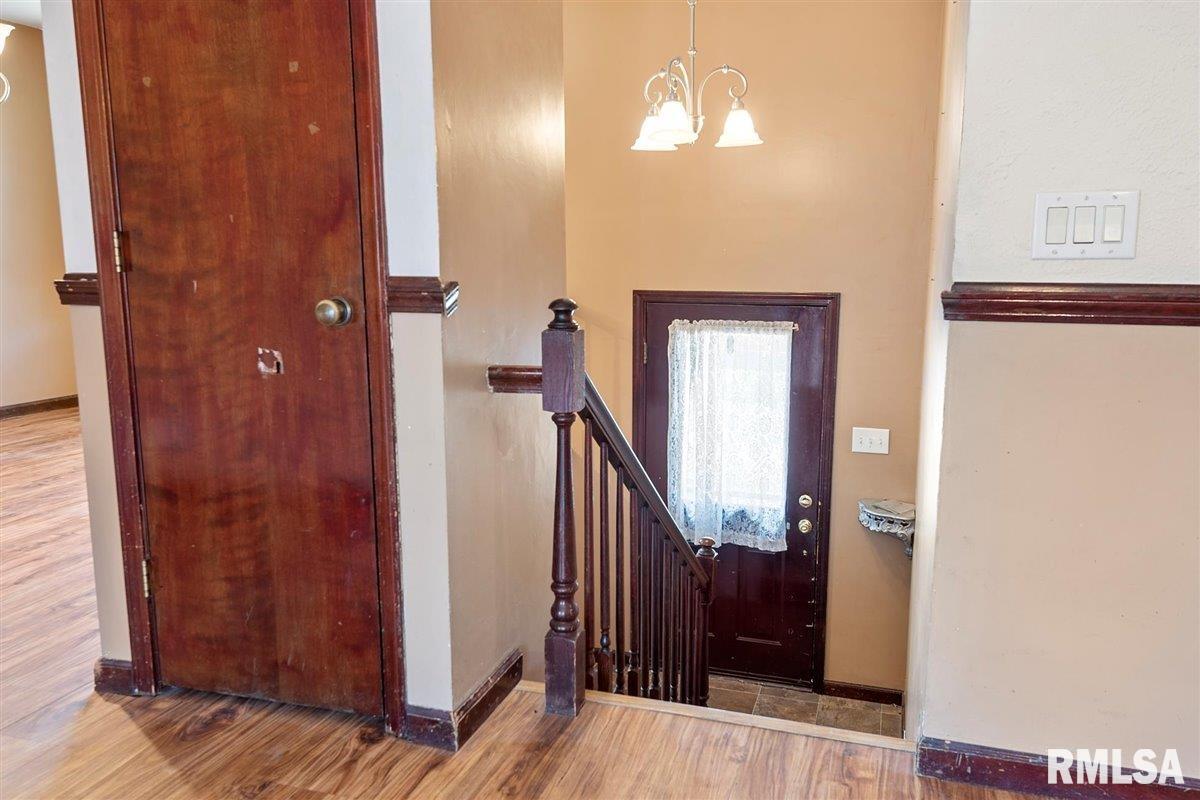 22 Illmo Drive Springfield, IL 62711 - Photo 3 of 43