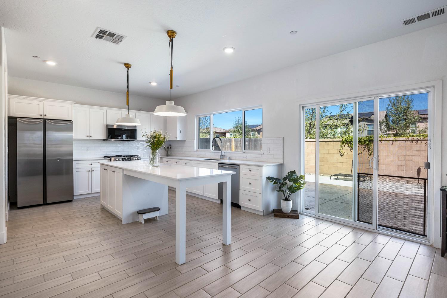 246 Huntington Avenue South Madera, CA 93636 - Photo 12 of 32