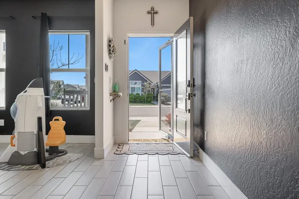 $489,000 | 246 Huntington Avenue South, Madera, CA 93636