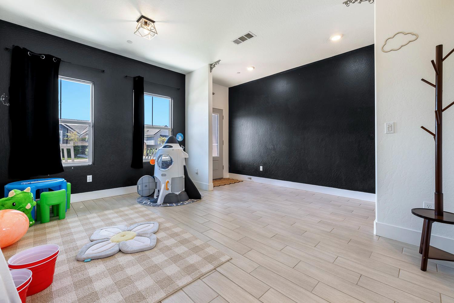 246 Huntington Avenue South Madera, CA 93636 - Photo 7 of 32