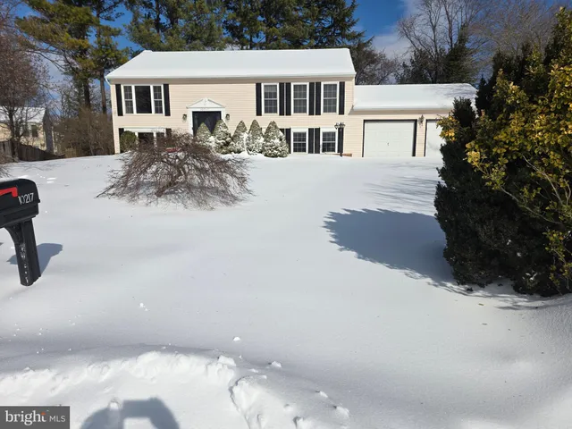 $845,000 | 10217 McKean Court, Great Falls, VA 22066