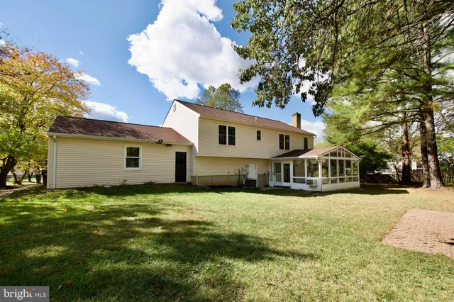 $845,000 | 10217 McKean Court, Great Falls, VA 22066