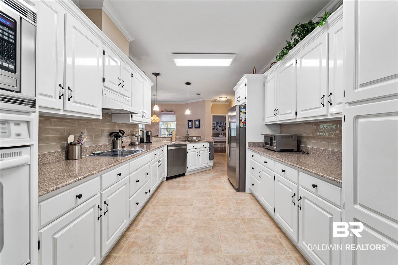 516 Ridgewood Drive Daphne, AL 36526 - Photo 12 of 38 Kitchen