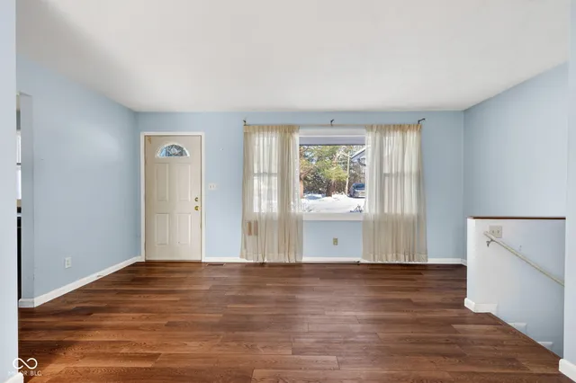 $279,900 | 191 East Lakeview Drive, Nineveh, IN 46164