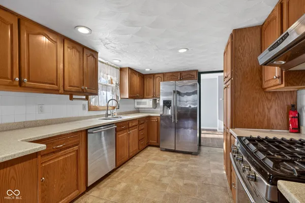 $279,900 | 191 East Lakeview Drive, Nineveh, IN 46164