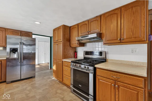 $279,900 | 191 East Lakeview Drive, Nineveh, IN 46164