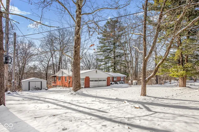 $279,900 | 191 East Lakeview Drive, Nineveh, IN 46164