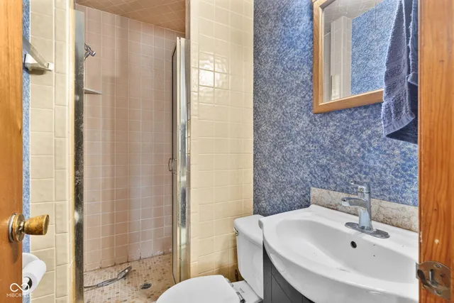 $279,900 | 191 East Lakeview Drive, Nineveh, IN 46164