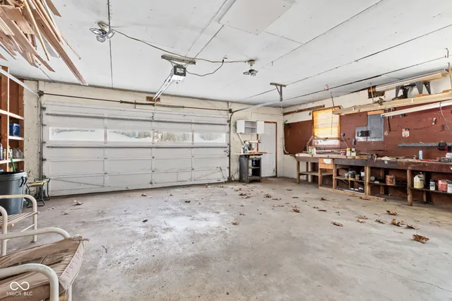 $279,900 | 191 East Lakeview Drive, Nineveh, IN 46164