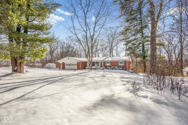 $279,900 | 191 East Lakeview Drive, Nineveh, IN 46164