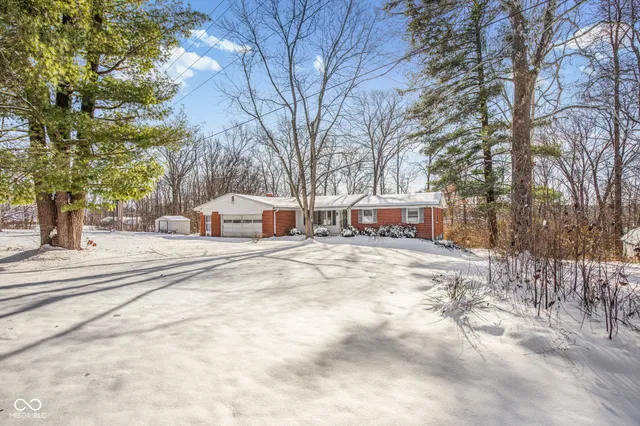 $279,900 | 191 East Lakeview Drive, Nineveh, IN 46164