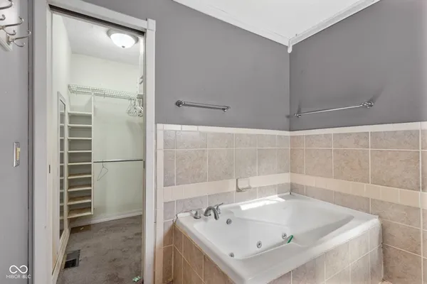 $279,900 | 191 East Lakeview Drive, Nineveh, IN 46164