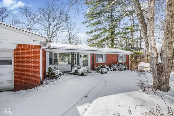 $279,900 | 191 East Lakeview Drive, Nineveh, IN 46164