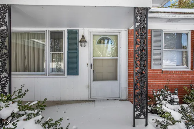 $279,900 | 191 East Lakeview Drive, Nineveh, IN 46164