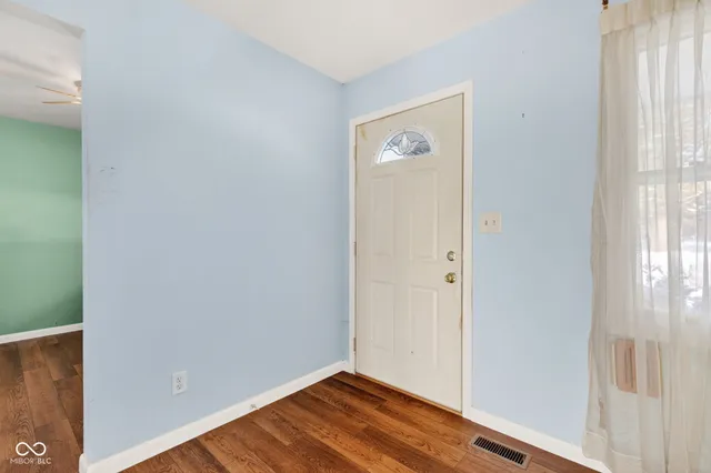 $279,900 | 191 East Lakeview Drive, Nineveh, IN 46164