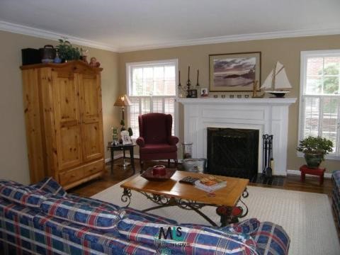 1010 Hampton Road Grosse Pointe, MI 48236 - Photo 2 of 9 757407-1.JPG