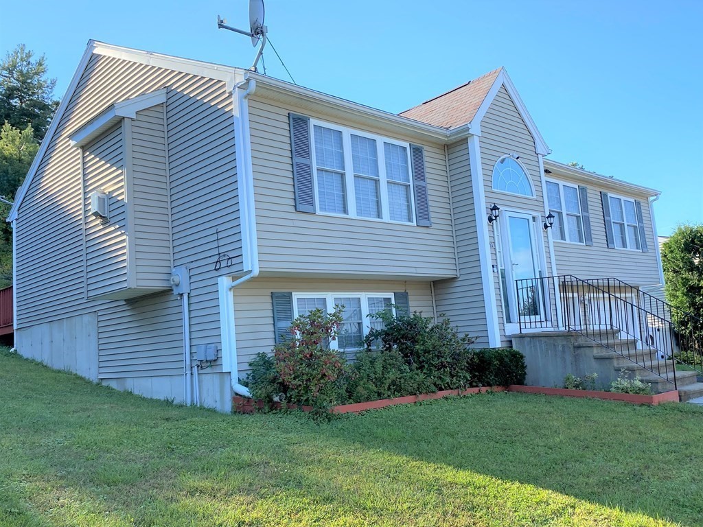53 Cheyenne Road Worcester, MA 01606 - Photo 1 of 28 Gallery Image 1