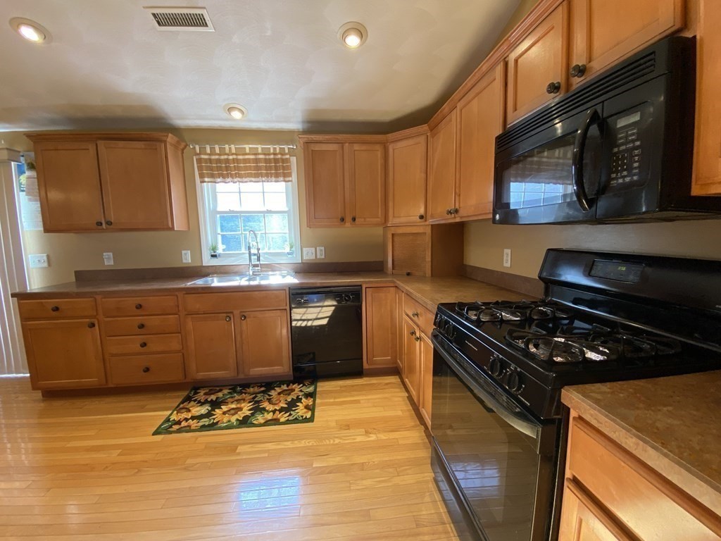 53 Cheyenne Road Worcester, MA 01606 - Photo 11 of 28 Gallery Image 11