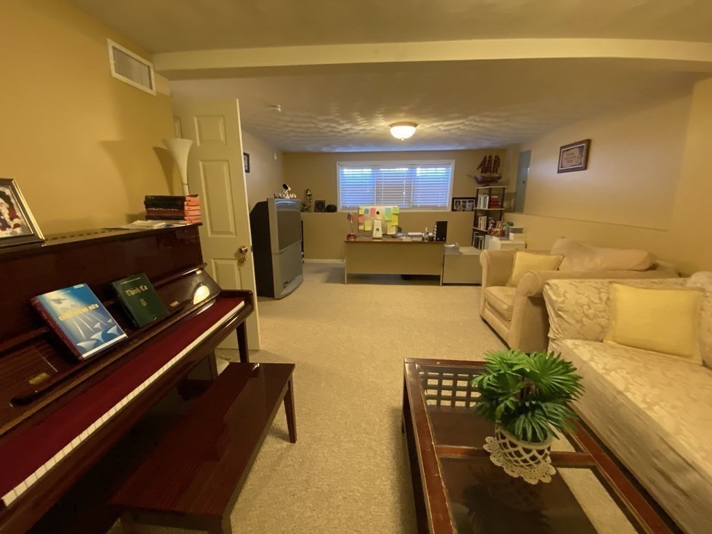 53 Cheyenne Road Worcester, MA 01606 - Photo 20 of 28 Gallery Image 20