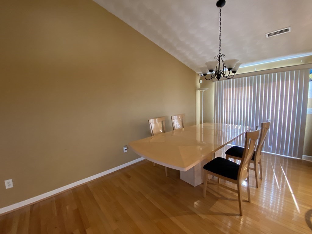 53 Cheyenne Road Worcester, MA 01606 - Photo 6 of 28 Gallery Image 6