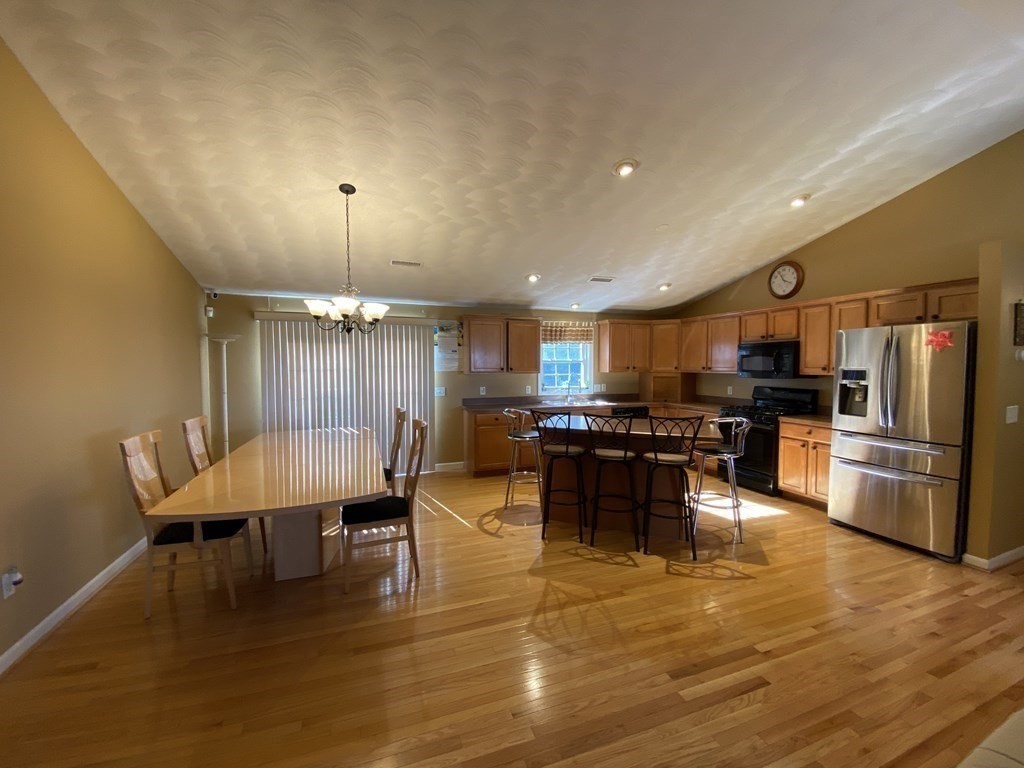 53 Cheyenne Road Worcester, MA 01606 - Photo 7 of 28 Gallery Image 7