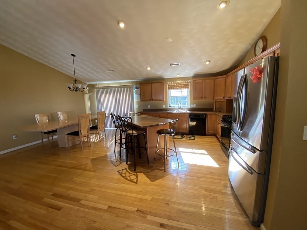 53 Cheyenne Road Worcester, MA 01606 - Photo 8 of 28 Gallery Image 8