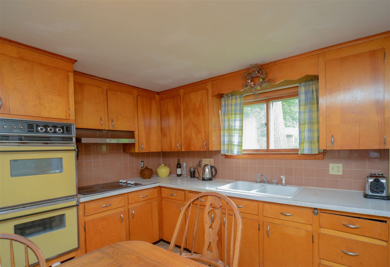9 Rena Avenue Hudson, NH 03051 - Photo 2 of 30